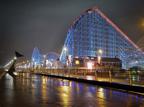 The Blackpool Pleasure Beach: A Thrill-Seeking Rollercoaster Paradise on the Lancashire Coast!