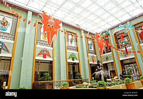 Feast Your Eyes on the Majestic Beauty of Weifang World Kite Museum! A Showcase of Skyborne Wonders and Cultural Heritage