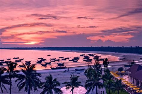 Maoming's Red Beach A Vibrant Paradise of Nature and Serenity!