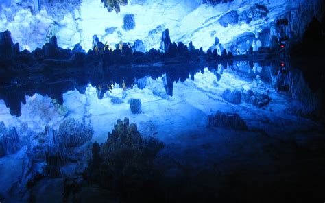 Reed Flute Cave Echoes Ancient Legends and Shimmering Beauty!