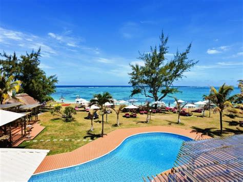  Silver Beach Resort: A Picturesque Paradise and Untamed Beauty Await!