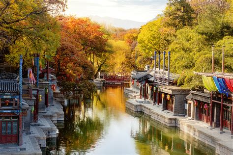 Xiangshan Park: A Mountain Oasis With Breathtaking Panoramas and Ancient Temples!