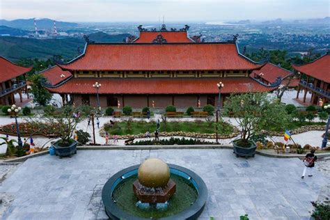 Yên Tử Pagoda: A Majestic Mountaintop Monastery Steeped in Legend and History!